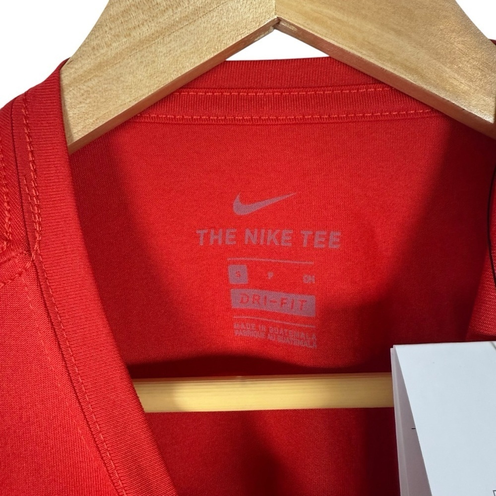 NWT Nike Philadelphia Phillies Nike 2023 Dugout T-Shirt in Red Size S - Picture 6 of 10